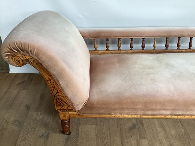 Lot 1218 - Edwardian Chaise lounge balustraded rail-back, turned legs