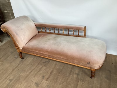 Lot 1218 - Edwardian Chaise lounge balustraded rail-back, turned legs
