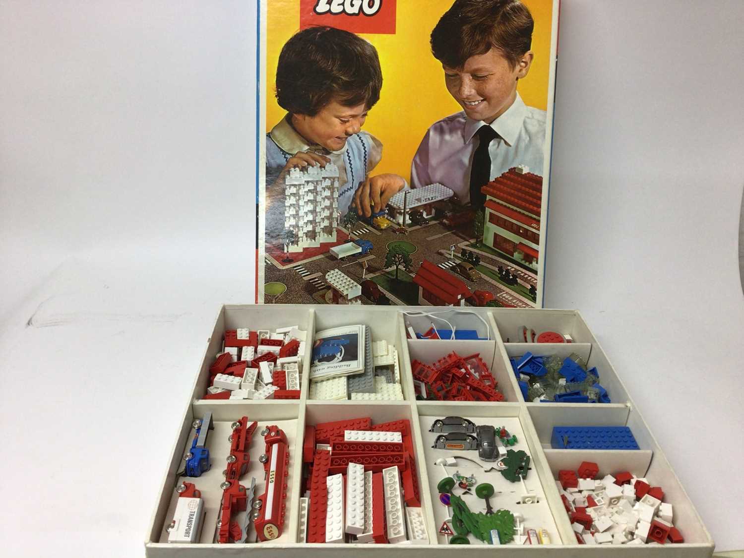 Lot 1924 - Lego 810 construction set in original box with lego outer packaging dated 3/11/67