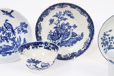 Lot 9 - A group of 18th century blue and white Worcester porcelain, including a Fence pattern bowl, another bowl, three saucers, a fluted cup and a tea bowl (7)