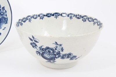 Lot 9 - A group of 18th century blue and white Worcester porcelain, including a Fence pattern bowl, another bowl, three saucers, a fluted cup and a tea bowl (7)