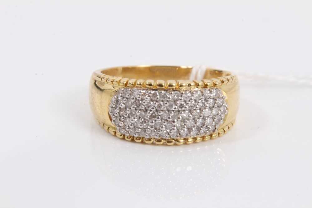 Lot 84 - 18ct gold diamond set ring with a cluster of brilliant cut diamonds, estimated to weigh approximately 0.50cts in total. Ring size S½