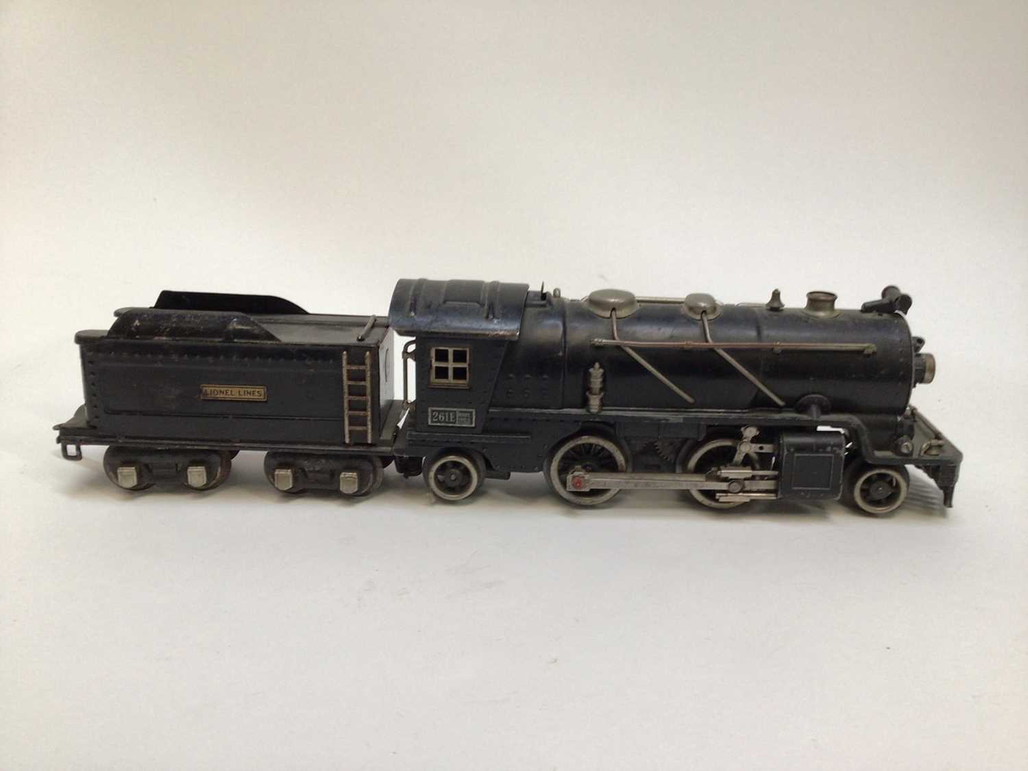 Lot 30 - Lionel O Gauge 2-4-2 locomotive and tender 261E, plus 2-4-0 Lionel Lines 259 locomotive and tender all boxed