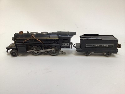 Lot 30 - Lionel O Gauge 2-4-2 locomotive and tender 261E, plus 2-4-0 Lionel Lines 259 locomotive and tender all boxed