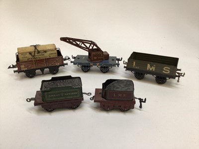 Lot 32 - Railway O Gauge unboxed selection of rolling stock, wagons, tenders etc. various manufacturers (QTY)