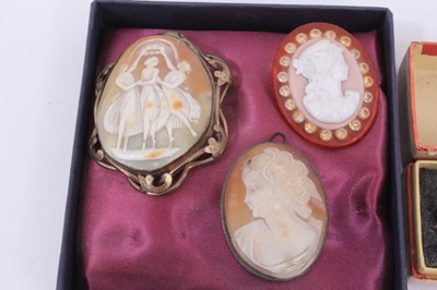 Lot 80 - Group of vintage cameo jewellery to include Italian carved lava cameo brooch, carved shell cameos, etc