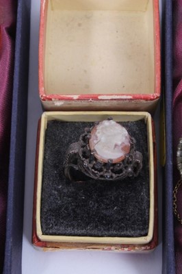 Lot 80 - Group of vintage cameo jewellery to include Italian carved lava cameo brooch, carved shell cameos, etc