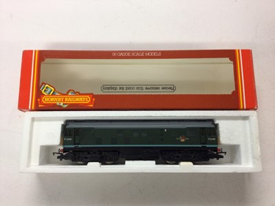 Lot 82 - Hornby OO gauge locomotives BR green Class 37 diesel D6830, R073, BR green Class 25 Bo-Bo diesel D5200, R878, BR green Class 25 Bo-Bo diesel D7571 and BR green Brush Type 4 diesel D1520, R060 (4)