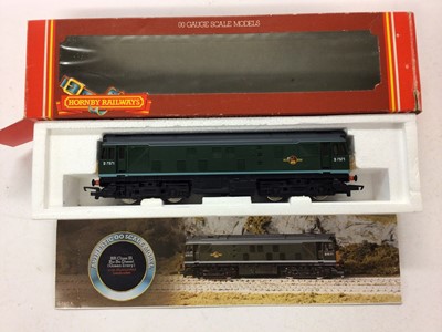 Lot 82 - Hornby OO gauge locomotives BR green Class 37 diesel D6830, R073, BR green Class 25 Bo-Bo diesel D5200, R878, BR green Class 25 Bo-Bo diesel D7571 and BR green Brush Type 4 diesel D1520, R060 (4)