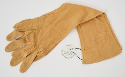 Lot 98 - Wallis Duchess of Windsor, pair very fine quality 1930s-1950s fawn silk velvet evening gloves with very fine stitching , inventory label to interior and original Sotheby's part lot label for The Du...