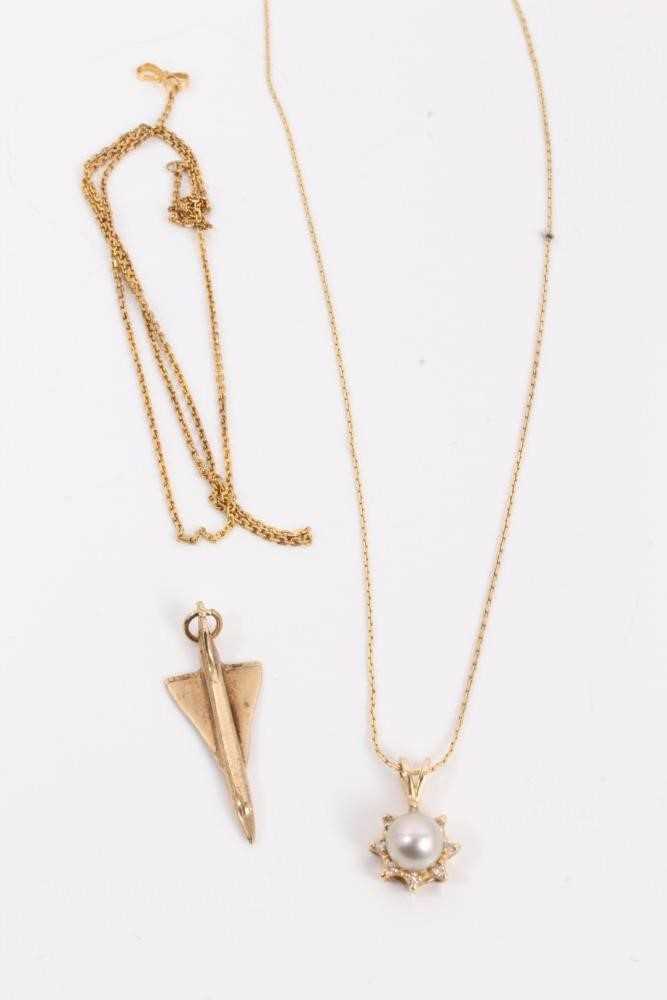 Lot 57 - 14ct gold cultured pearl and diamond pendant on 14ct gold chain, 9ct gold Concorde pendant and yellow metal chain