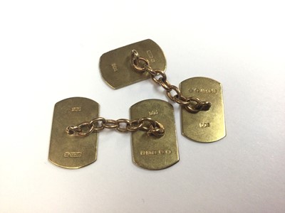 Lot 39 - Pair of 1930s 9ct gold cufflinks with engine turned decoration