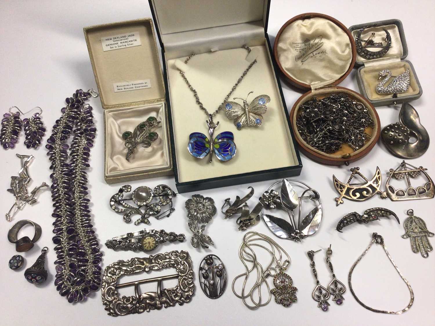 Lot 18 - Group of silver and white metal jewellery