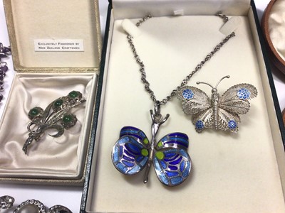 Lot 18 - Group of silver and white metal jewellery