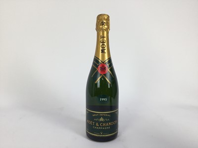 Lot 27 - Champagne - one bottle, Moët & Chandon 1995, in original card tube
