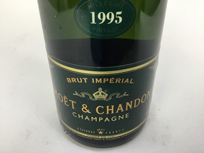 Lot 27 - Champagne - one bottle, Moët & Chandon 1995, in original card tube