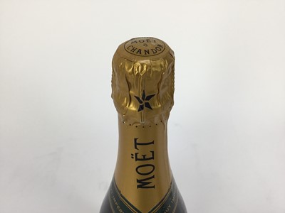 Lot 27 - Champagne - one bottle, Moët & Chandon 1995, in original card tube