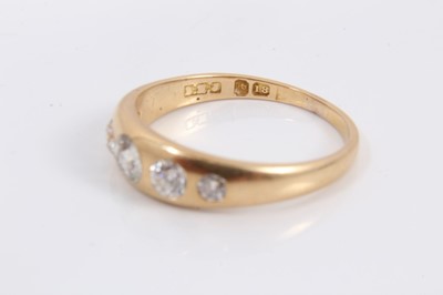 Lot 120 - Victorian 18ct gold diamond five stone gypsy ring