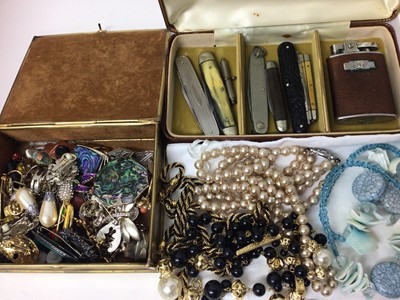 Lot 127 - Group of costume jewellery and bijouterie