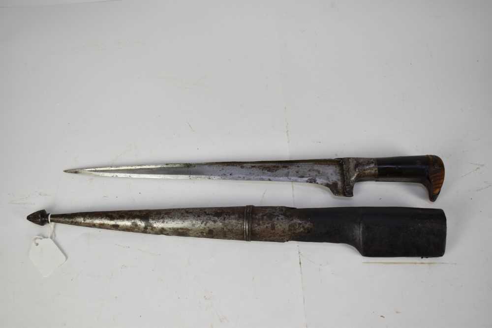 Lot 964 - 19th century Indo-Persian Kard dagger with horn and horn grips, T section tapering blade in steel mounted leather covered sheath 53 cm overall