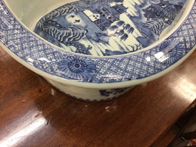 Lot 27 - Chinese porcelain bidet, 60cm x 37cm