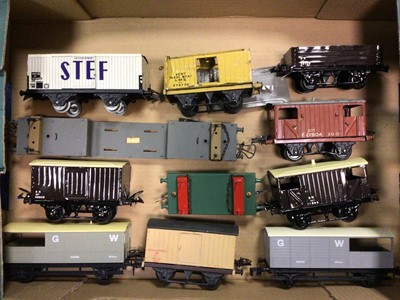 Lot 41 - Hornby O gauge selection of unboxed tinplate Wagons and Rolling Stock, plus other manufacturers (40+)