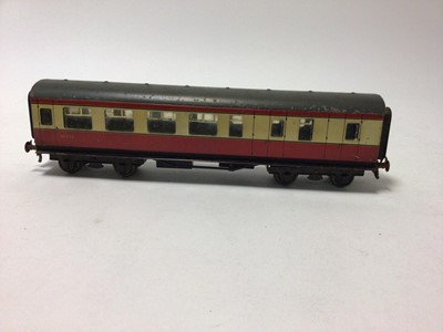 Lot 45 - Bassett-Lowke O gauge selection of unboxed tinplate Carriages (9)
