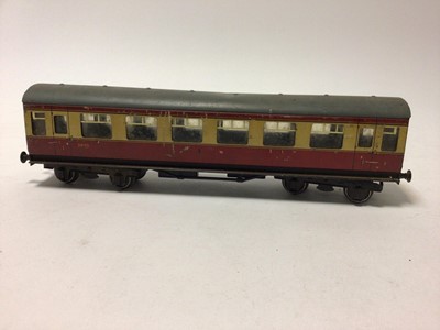 Lot 45 - Bassett-Lowke O gauge selection of unboxed tinplate Carriages (9)