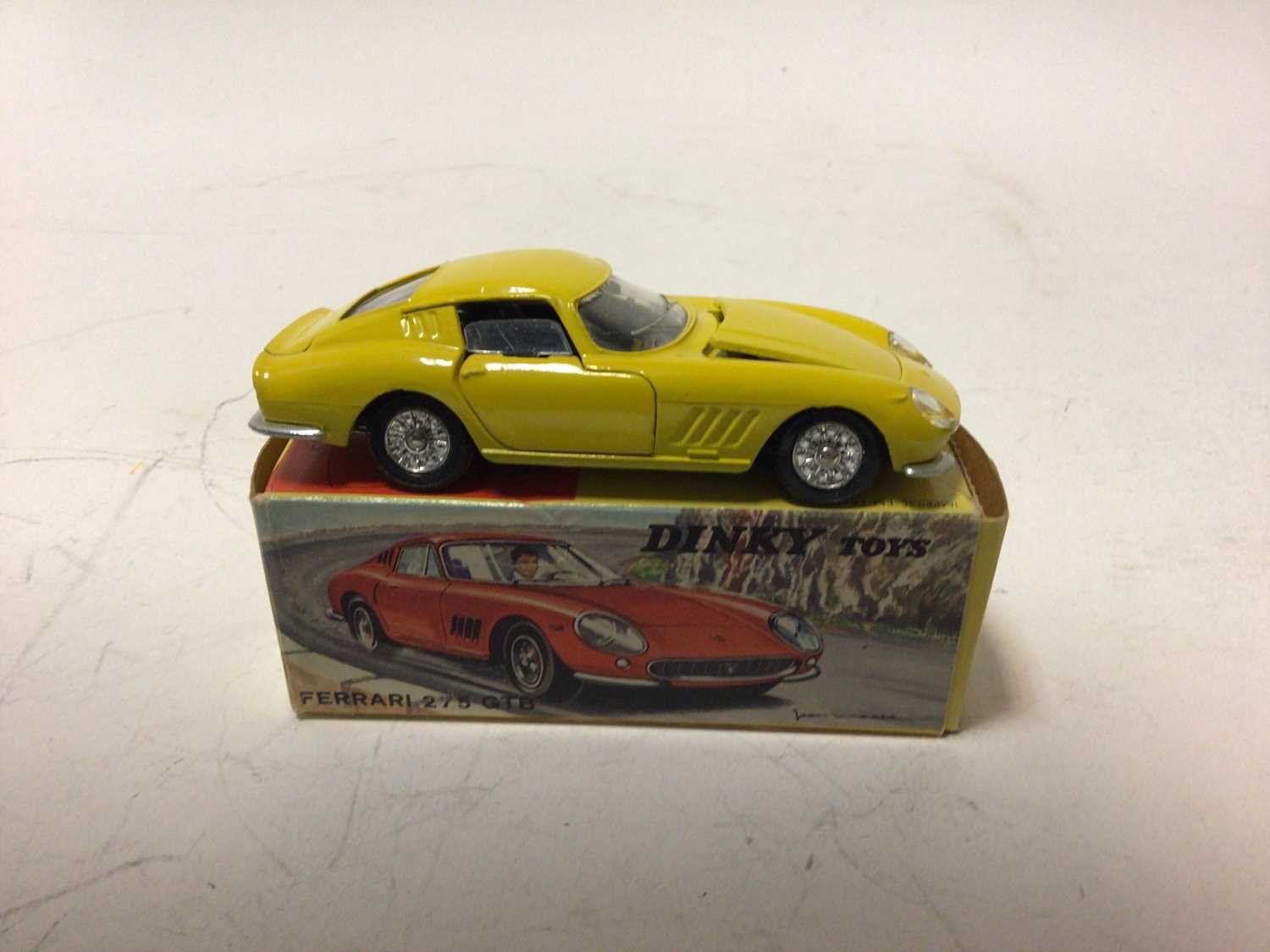 Lot 32 - Dinky Ferrari 275 GTB No 506, in different colourways Red & Yellow, both in original boxes (2)