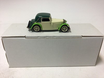 Lot 57 - Crossways Model Morris Oxford MO No.279 of limited edition of 400 finished in Thames blue and Armstrong Siddeley Whitley Connoisseur Classic No.73 of a limited run of 300 finished in beige with bro...