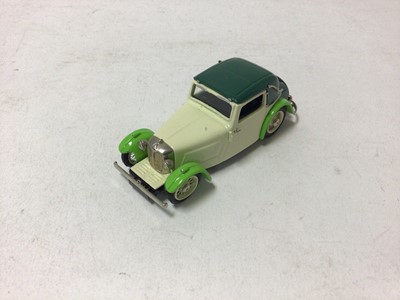 Lot 57 - Crossways Model Morris Oxford MO No.279 of limited edition of 400 finished in Thames blue and Armstrong Siddeley Whitley Connoisseur Classic No.73 of a limited run of 300 finished in beige with bro...
