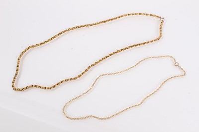 Lot 811 - 9ct gold chain and one other fancy link gold plated chain (2)