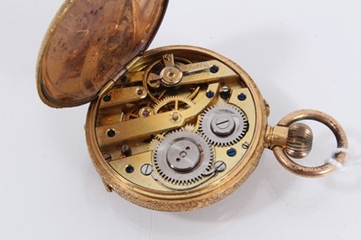 Lot 841 - 18ct gold cased fob watch