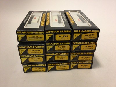 Lot 91 - Graham Farish N gauge rolling stock including BR (VBA) Speedlink Van No.3905 (12) and BR OOCL container Wagons No.4005 (12), all boxed (24 total)