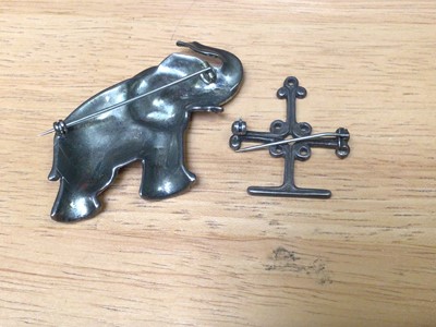 Lot 22 - Georg Jensen Danish silver abstract brooch, David Andersen Norwegian silver gilt and enamel harebell pendant, silver unicorn brooch etc