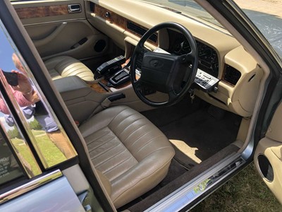 Lot 12 - 1993 (K) Jaguar XJ40 saloon, Reg. No. K140TLD
