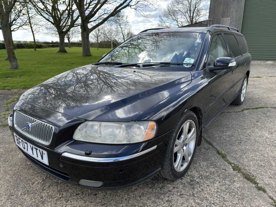 Lot 6 - 2007 (07) Volvo V70 D5 Auto Estate, reg. no. BF07 YTV.