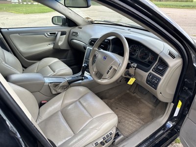 Lot 6 - 2007 (07) Volvo V70 D5 Auto Estate, reg. no. BF07 YTV.