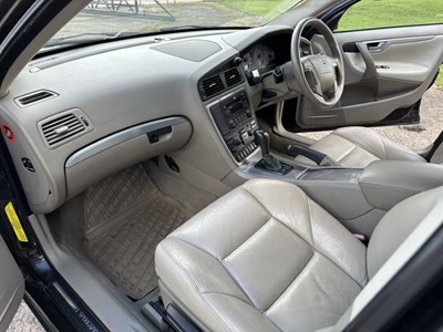 Lot 6 - 2007 (07) Volvo V70 D5 Auto Estate, reg. no. BF07 YTV.