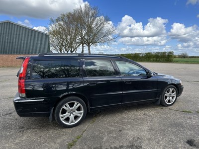 Lot 6 - 2007 (07) Volvo V70 D5 Auto Estate, reg. no. BF07 YTV.