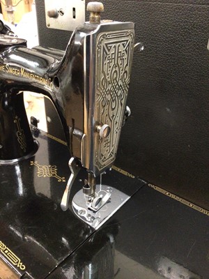 Lot 27 - Tea and coffee wares and a Singer sewing machine in box