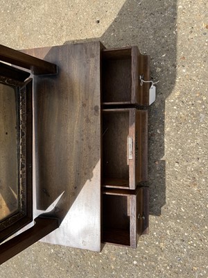 Lot 3 - George III mahogany toiletry mirror with three drawers to plateau base