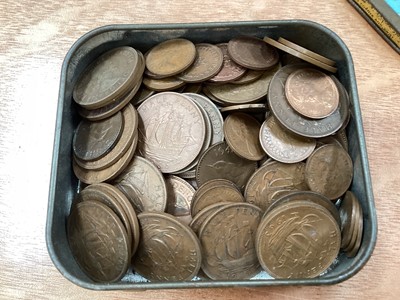 Lot 431 - World - Mixed coins and banknotes to include G.B. Victoria OH Shilling 1893 EF