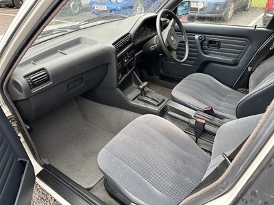 Lot 2 - 1990 BMW 318i, 4 door saloon, 1796cc engine, reg. no. G495 PAH, finished in white with a velour interior, MOT expired 29th October 2020. Supplied with V5, keys and book pack. (Subject to 12% buyers...