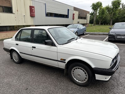 Lot 2 - 1990 BMW 318i, 4 door saloon, 1796cc engine, reg. no. G495 PAH, finished in white with a velour interior, MOT expired 29th October 2020. Supplied with V5, keys and book pack. (Subject to 12% buyers...