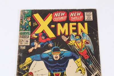 Lot 17 - Marvel Comics the X-Men #39 (1967). Origin of Cyclops and new costumes. Priced 12 cents. (1)