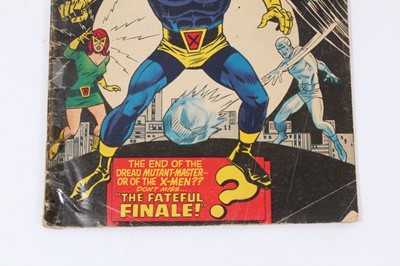 Lot 17 - Marvel Comics the X-Men #39 (1967). Origin of Cyclops and new costumes. Priced 12 cents. (1)