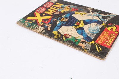 Lot 17 - Marvel Comics the X-Men #39 (1967). Origin of Cyclops and new costumes. Priced 12 cents. (1)