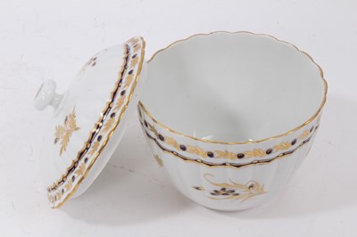 Lot 38 - A Flight Worcester blue and gilt decorated sucrier and cover, circa 1790
