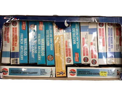 Lot 78 - Airfix HO OO scale selection of 1815 Waterloo Series including French Artillery (x4), French Cuirassiers, Imperial Guard, Highland Infantry (x3), British Artillery (x2) & Prussian...